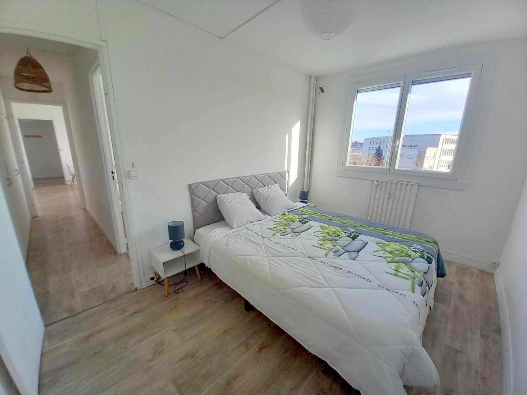 Apartment T3 57m2 Avec Balcon Proche Gare Sncf, Wifi Et Cafe Et The Offerts