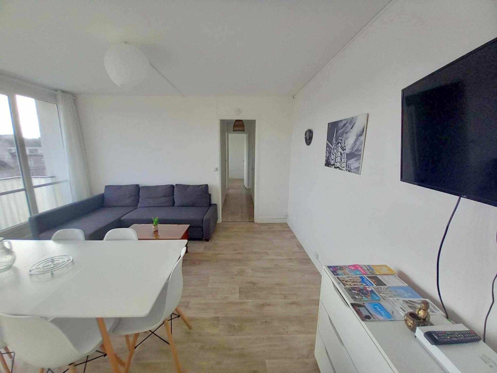 Apartment T3 57m2 Avec Balcon Proche Gare Sncf, Wifi Et Cafe Et The Offerts *